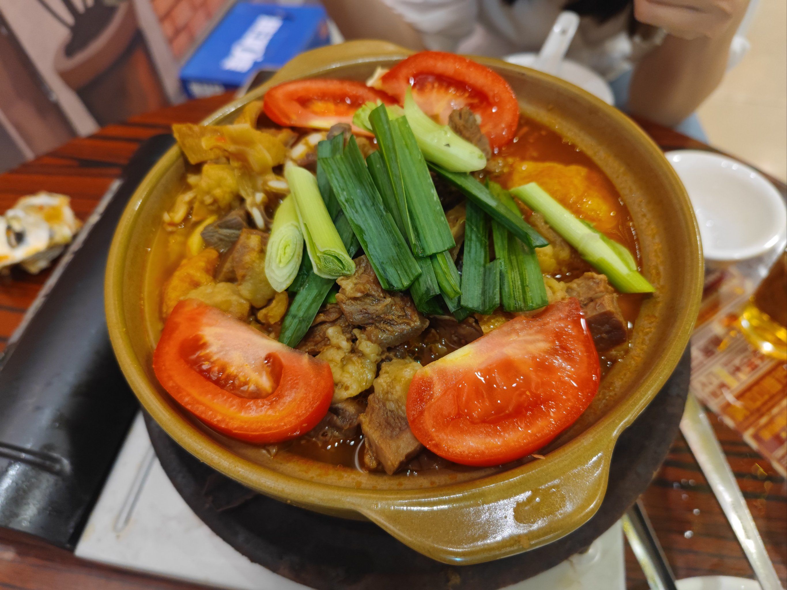 牛尖顶地摊牛杂煲