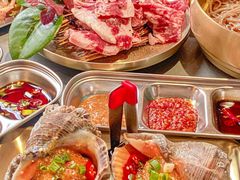 -围炉肉舍•炭烤活鳗•丹东海鲜烤肉(步行街店)