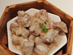 金银香蒜蒸土猪前排骨-侨美·唐荔园·40年地道粤菜