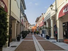 -佛罗伦萨小镇广佛名品奥特莱斯(疏港路店)