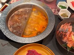 -牛YO寿喜烧·铁板烧和牛火锅自助(市府恒隆店)