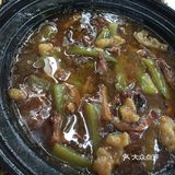 环境不错，点菜是在厨房窗口，有菜品展示，喜欢那个就那