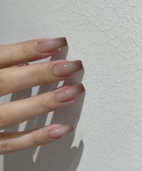 -悦指间美甲美睫