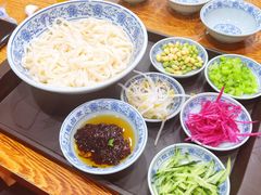 老北京炸酱面-门框胡同百年卤煮(新街口店)