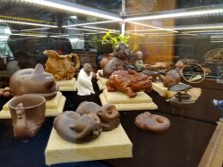 -灵彩珠宝(朗香街店)