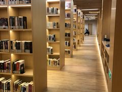 -漕河泾街道图书馆(漕河泾社区文化活动中心店)