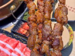 -洞庭洲·防空洞火锅·铜锅涮肉·烧烤(新百广场店)