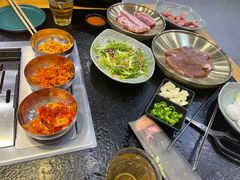 -臻牛烤肉