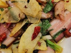 土豆腊肉回锅-石磨豆花家常菜·牦牛排土火锅