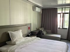 -鹏城丽景酒店(华强北红岭地铁站店)