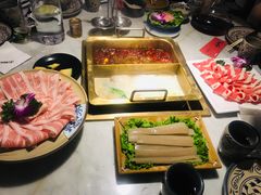 -尚尚仙·酸汤猪手·猪肚鸡火锅(华联万柳购物中心店)