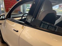-TESLA 特斯拉(上海太古汇体验店)
