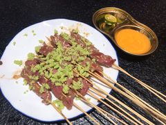湿辣牛肉-何妹湿辣牛肉·粤式烧烤砂煲(桂雅路店)