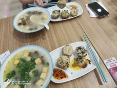 -小杨生煎(金山百联购物中心3楼店)