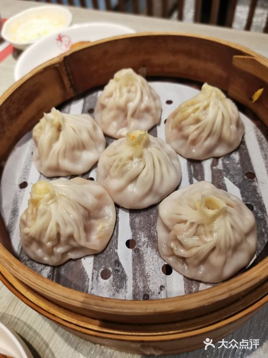 穿蒸引鲜·嗲记(正大广场店)蟹粉小笼包图片