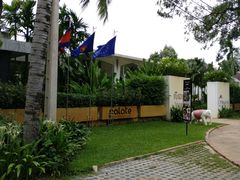 -Palate Angkor Restaurant & Bar