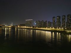 -南京眼步行桥