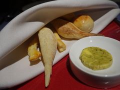 餐前面包-弦月窗LUNETTE BY AMANDA(复兴路店)