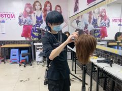 -首脑美容美发化妆美甲培训学校(龙岗校区)