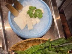 -七欣天香辣蟹火锅(上海银亿滨江店)