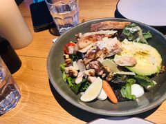 鸡肉牛油果沙拉-The Diner X餐厅(青岛万象城店)