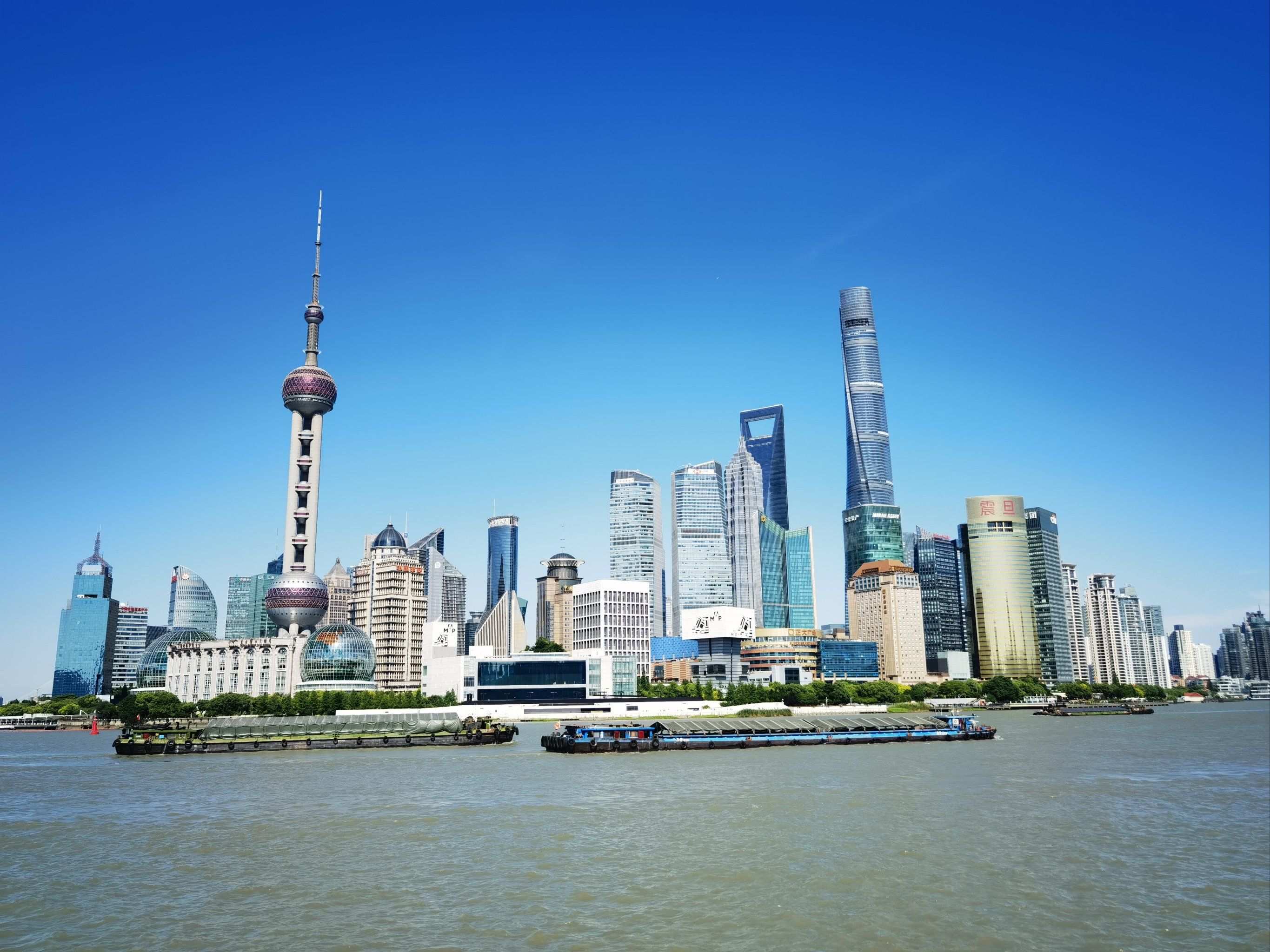 今天的陆家嘴天际线美爆了