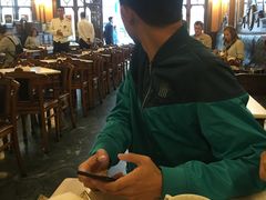 -Majestic Café