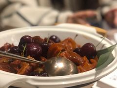 车厘子烧五花肉-甜阿姨·天台花园私房菜(万松园店)
