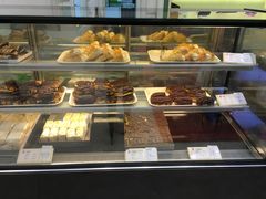 面包甜点陈列柜-上海哈尔滨食品厂(淮海中路店)