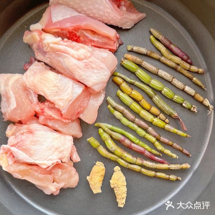 熬夜上火试试这个汤[胜利]花旗参石斛鸡汤[调皮]