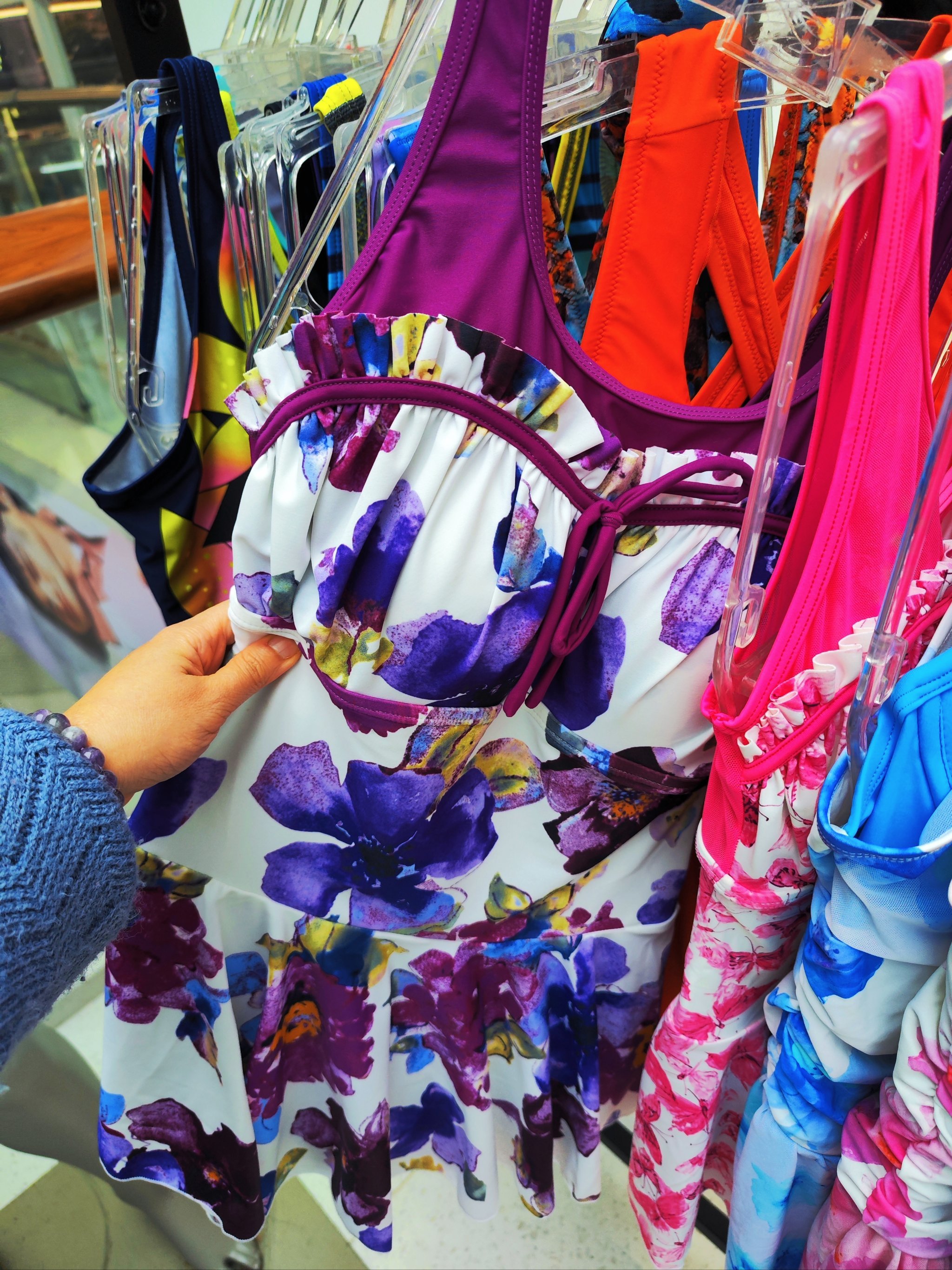 想买泳衣哪儿有卖的啊