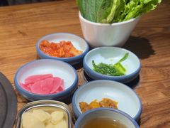 -明洞阿姨·韩式酱蟹烤肉·创意料理(三元桥店)