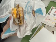 -麦当劳(上海虹桥站30B检票口楼上)