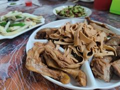 卤水拼盘-五七小李子油焖大虾(总店)