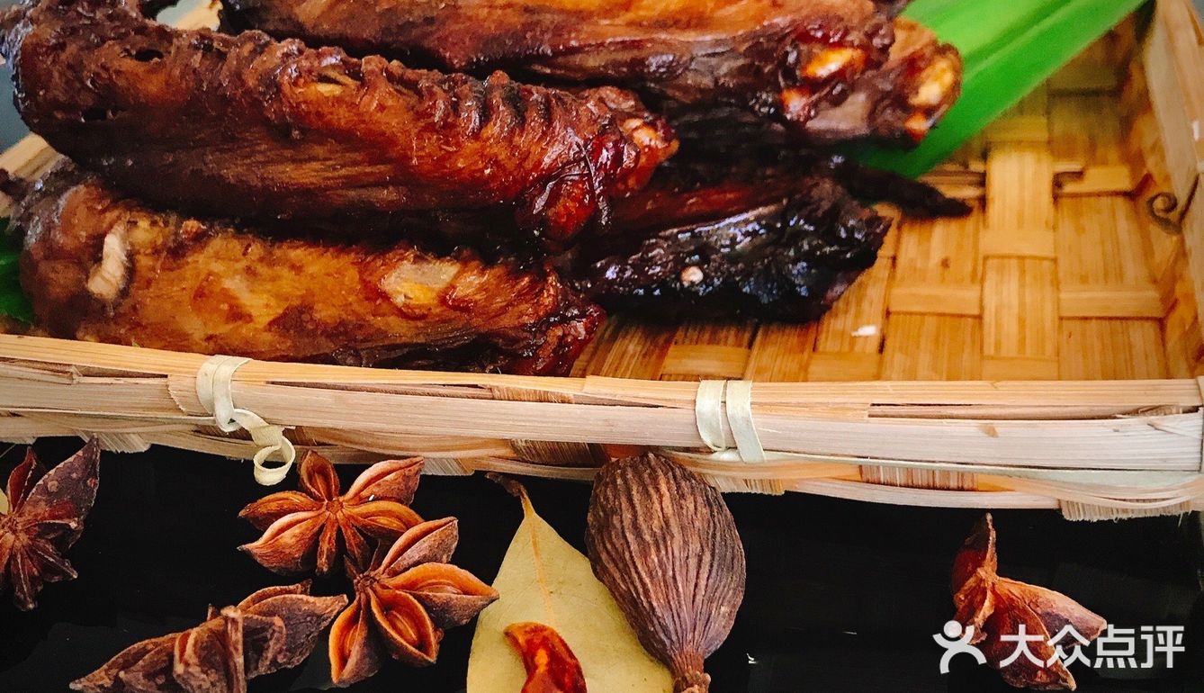 菜谱｜X黑鸭卤鸭翅完美复制！