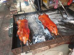 -四更周店烤乳猪