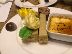榴莲酥-松山湖凯悦酒店·Café自助餐厅·周末火舞秀表演