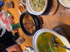-帅巴人舅母子腊蹄民俗村