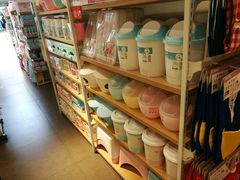 -名创优品(机场路百信广场店)