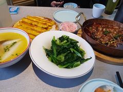 -有红鸡毛店·川菜(建设路店)