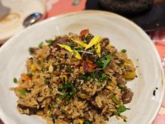 松露风味牛肉粒炒饭-一沙一城·岩烤牛扒(深圳首店)