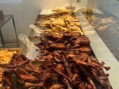 -狗撵鸭(泰山公寓店)