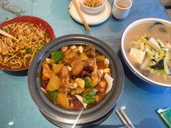 新疆大盘鸡-新疆巴州金丝特餐厅(大钟寺店)