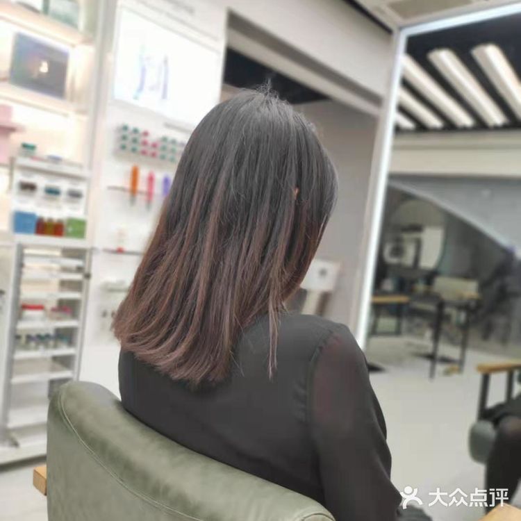 日月光美发探店