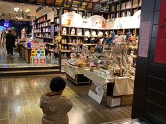 -钟书阁(松江泰晤士小镇店)