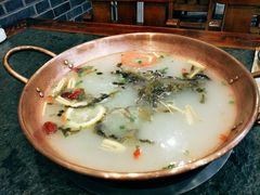 -景明轩•养生酸汤鱼火锅 云贵鲜菌 现舂野果酸汤(王寨小区店)