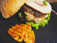 -HIGH FIVE哈福手工汉堡(桂林路店)