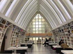 -钟书阁(松江泰晤士小镇店)