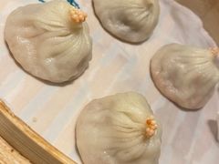 虾仁蟹黄拼盘汤包-外滩往事民国上海菜(黄浦店)