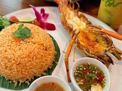 -Chom Cafe and Restaurant